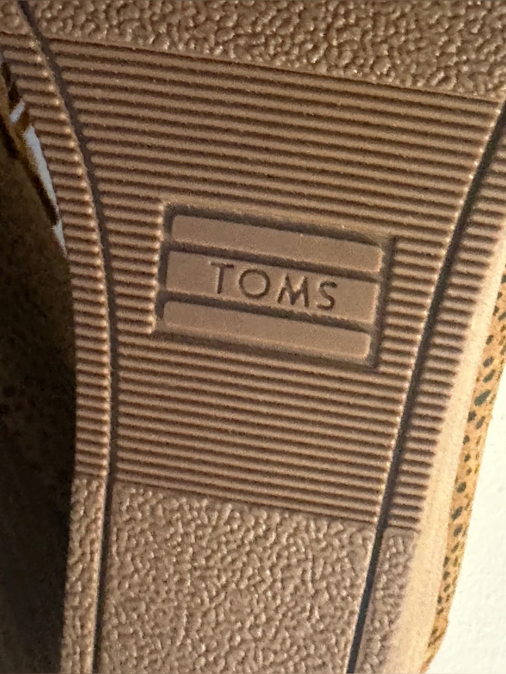 TOMS Kala Wedge Booties Tan Mini Cheetah Suede NWOT Size 9.5 OrthoLite